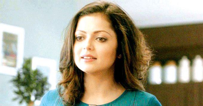 Guess Who Surpised Drashti Dhami On Sets With A Unique Gift!