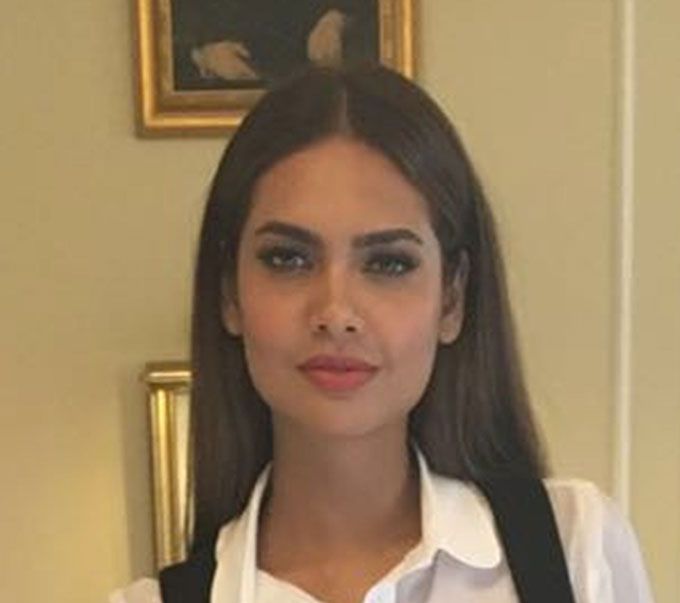 Esha Gupta’s Black &#038; White Outfit Is Straight Up Cool!