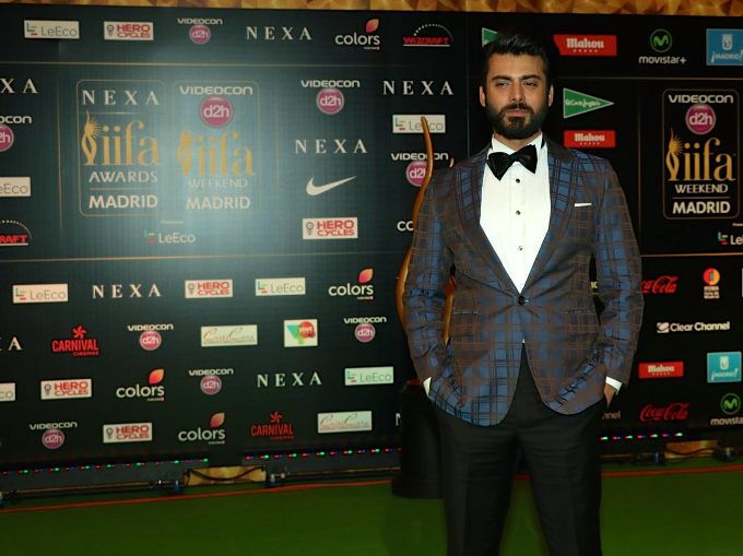 We Can’t Stop Looking At Fawad Khan On The IIFA Carpet!