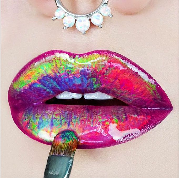 A Beginner’s Guide To Holographic Makeup