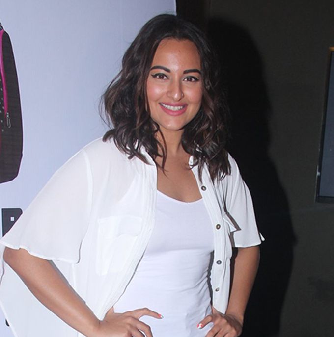 You’ll Want To Screenshot Sonakshi Sinha’s Outfit For Your Next Movie Night!