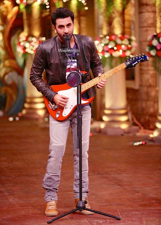 Ranbir Kapoor in Belstaff Spring/Summer’17 and Ylati Footwear high-top sneakers for Ae Dil Hai Mushkil promotions on Comedy Nights Bachao Taaza (Photo courtesy | Viral Bhayani)