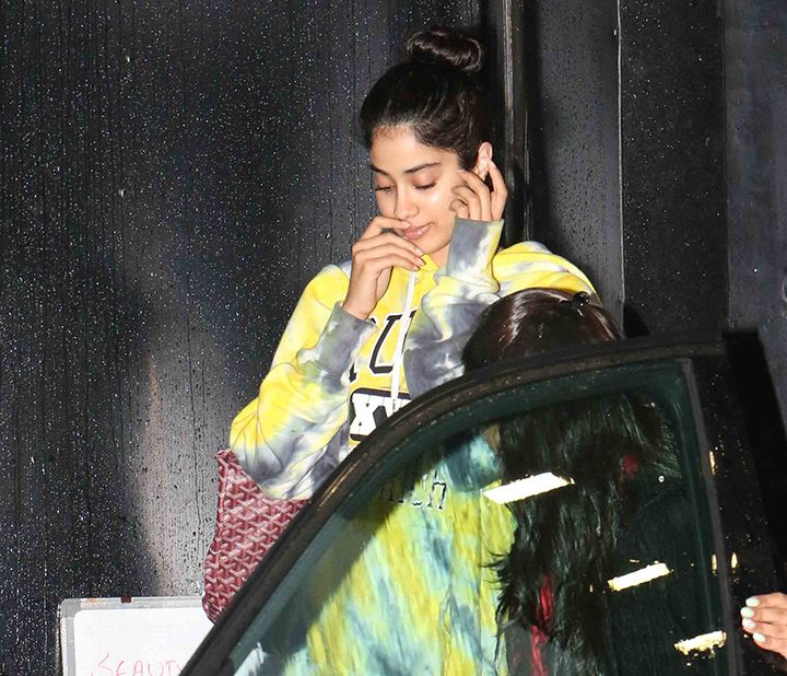 Jhanvi Kapoor Carries The IT Bag Spotted On Our Favourite Bollywood ...