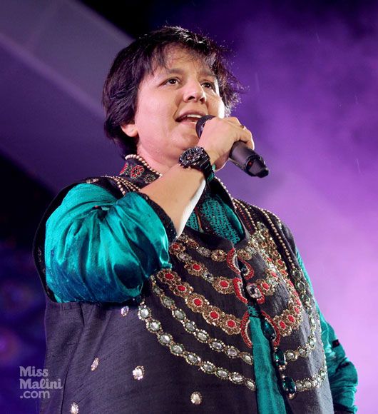 Remember Falguni Pathak? This Is What She Is Up To Now!