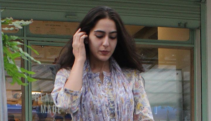 Here’s Why Amrita Singh Wants Sara Ali Khan To Stay Away From Her Male Friends