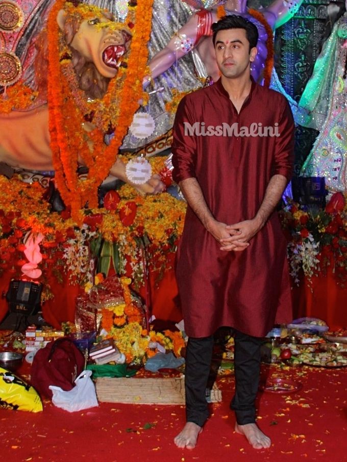 Ranbir Kapoor in Raghavendra Rathore at the North Bombay Sarbojanin Durga Puja Samiti 2016 (Photo courtesy | Viral Bhayani)