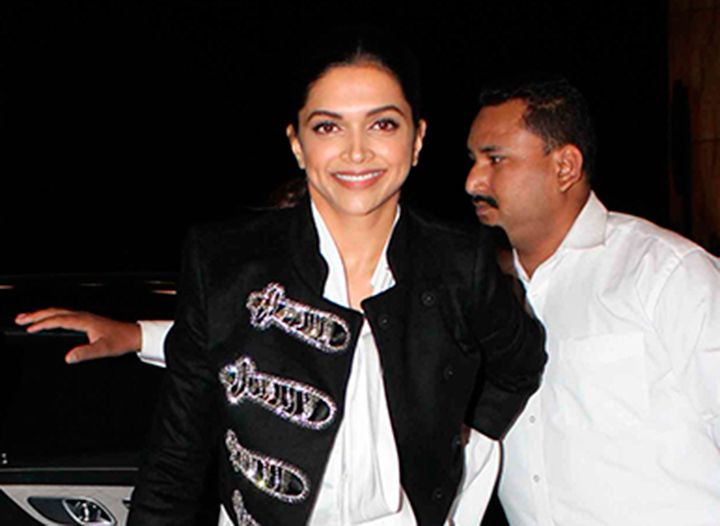 Deepika Padukone Makes Basic Blue Jeans Look Sexier Than They Should Be
