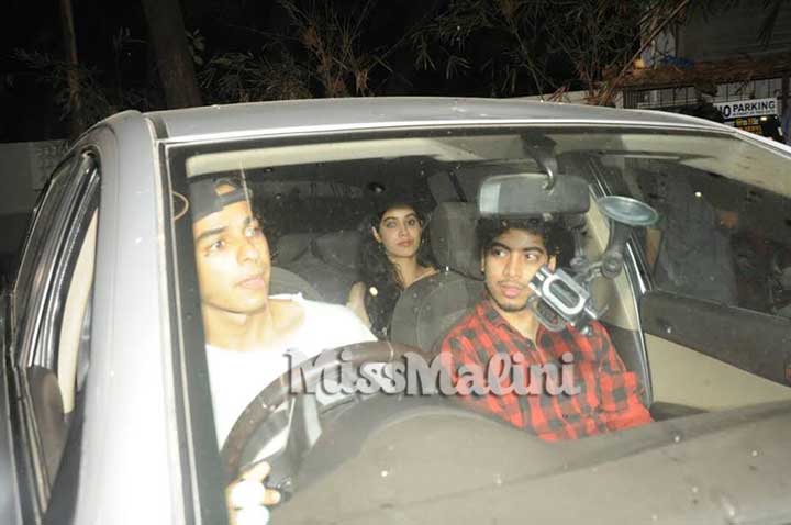 Photos: Shahid Kapoor’s Brother Ishaan &#038; Jhanvi Kapoor Were Spotted Together On A Movie Date