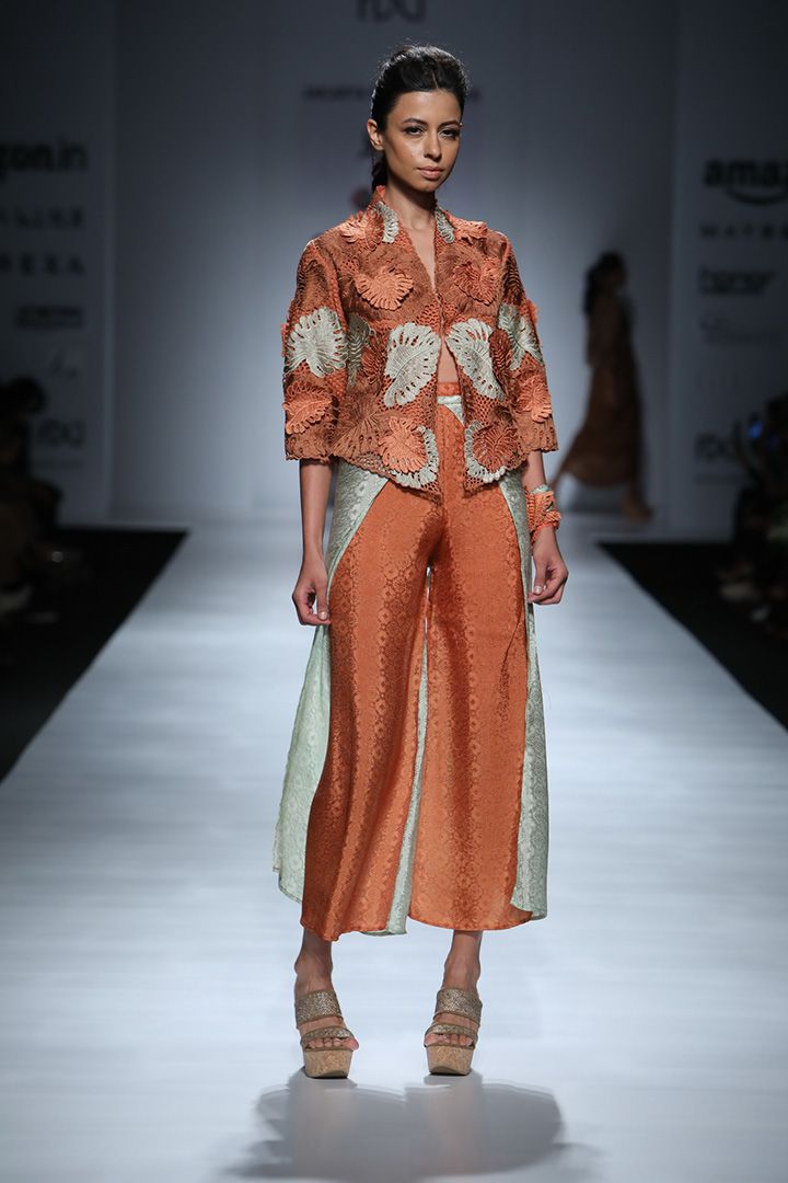 Jakarta Fashion Week presents Novita Yunus AIFW AW17