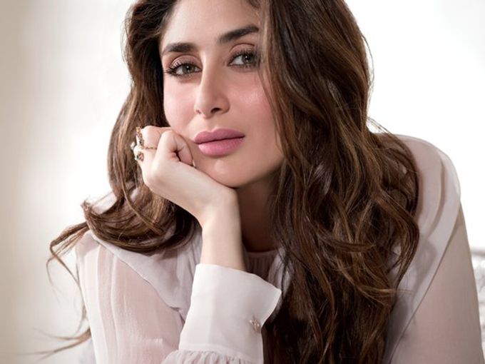 Kareena Kapoor Khan for Elle India February 2016 (Twitter: @KareenaOnline)