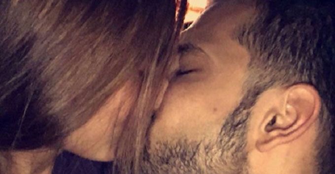 Karan Kundra &#038; VJ Anusha Had A Twitter Conversation About Him Making Out With Another Girl