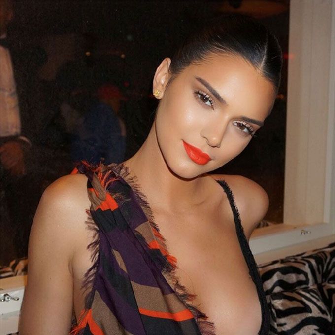 It’s Hard To Look Away From Kendall Jenner’s HOT AF Outfit!