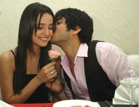 VIDEO: Sanaya Irani & Mohit Sehgal Celebrated Valentine’s Day In The Cutest Way Possible!
