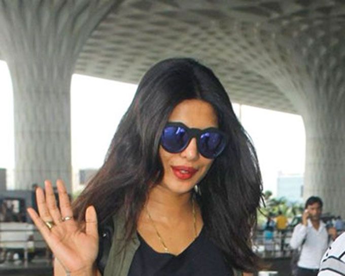 Priyanka Chopra Wore The Funniest Slogan Tee At The Airport!