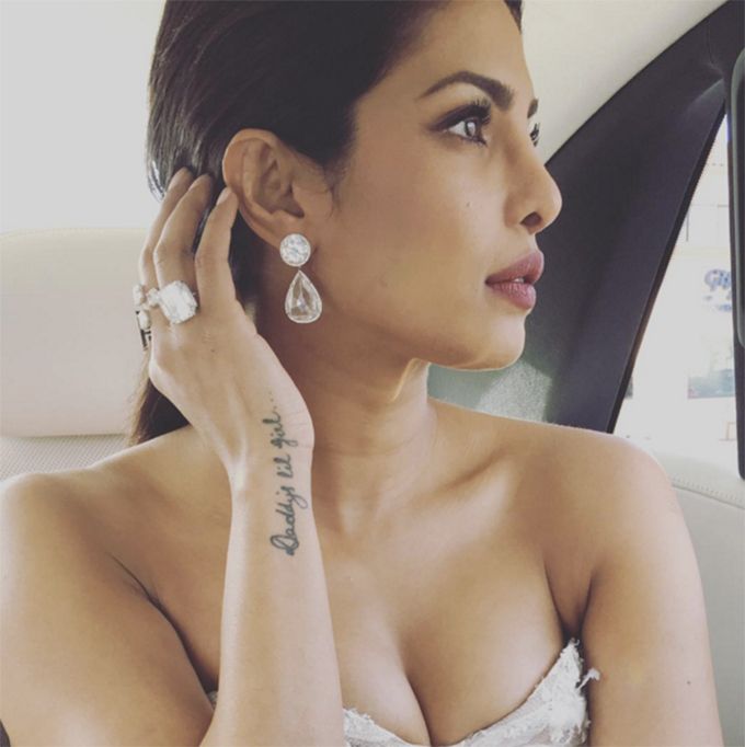 Guess Which Indian Celeb Was In Priyanka Chopra’s Room Right Before She Headed For The Oscars!
