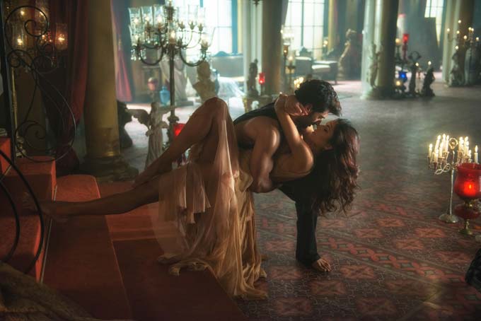 This Brand New Still From Fitoor Will Put The Romance In A Mills & Boons Novel To Shame!