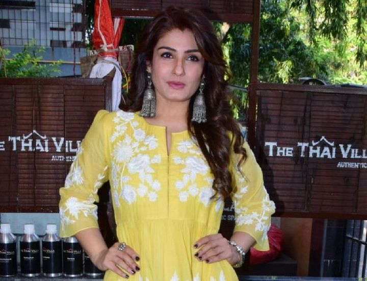 Raveena Tandon Shows Us How To Glam Up With Just 1 Accessory
