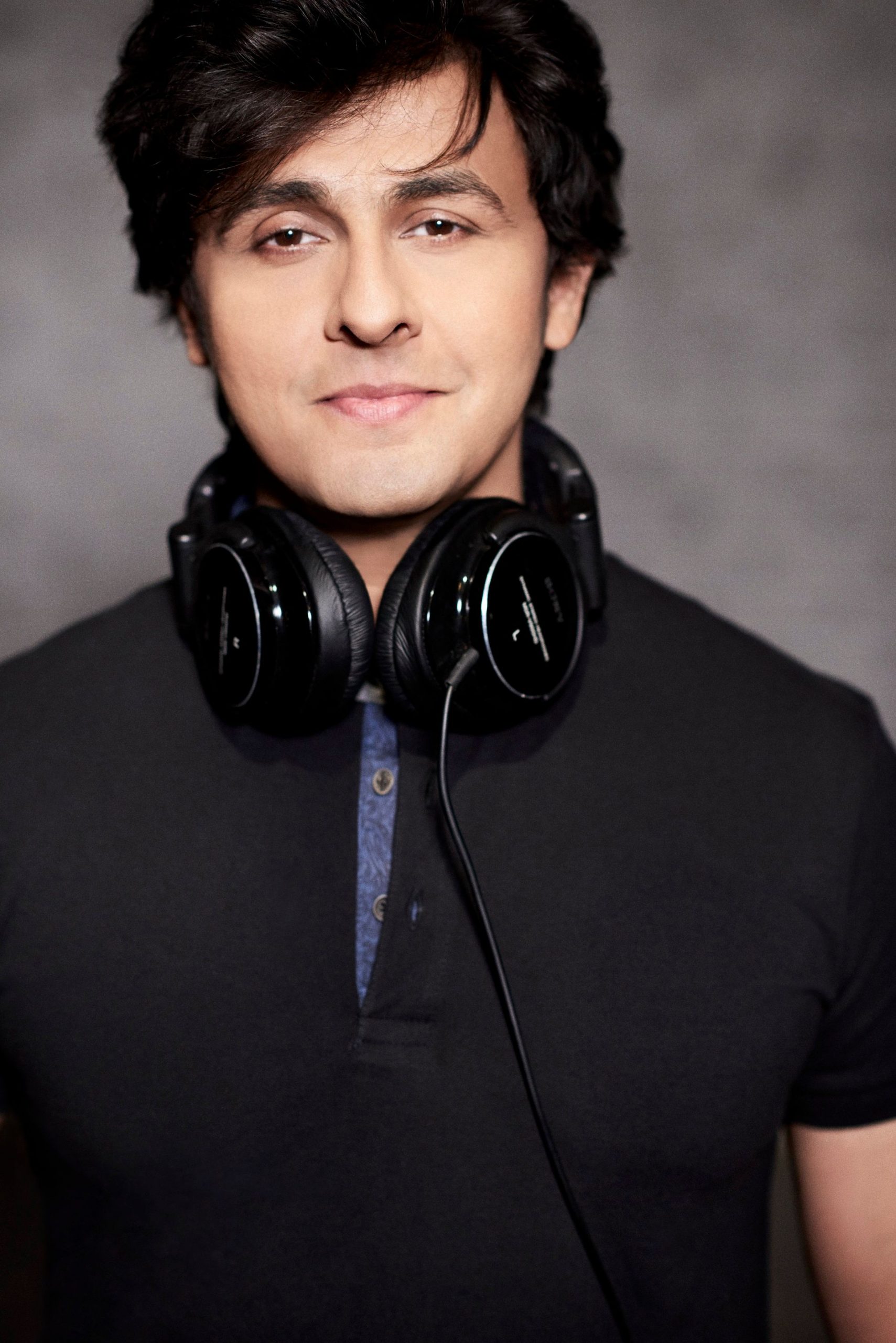 Sonu Nigam Talks About Singing For Shah Rukh Khan In Raees And More