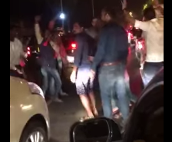 This Video Of Guys Dancing In A Traffic Jam On New Years Eve Has Gone Viral
