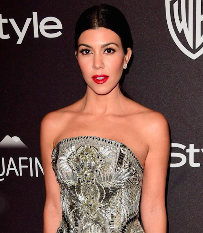 Kourtney Kardashian Shows Us How To Pull Off Mom Jeans In The Most Stylish Way!