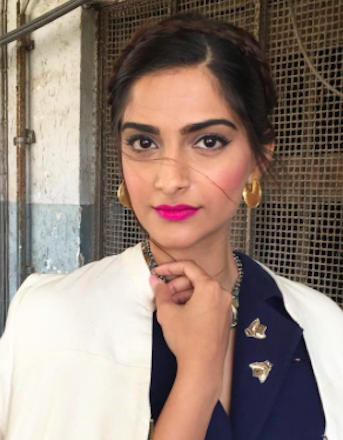 Sonam Kapoor Shows Us The New Way To Wear A Cape Jacket!