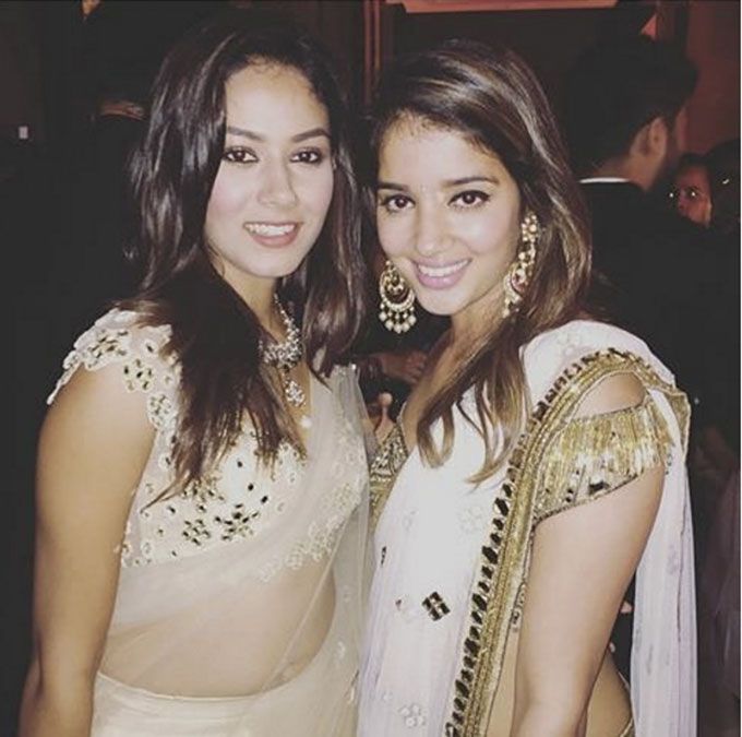 Photos: Mira Kapoor Having A Great Time With Her Girlfriends!