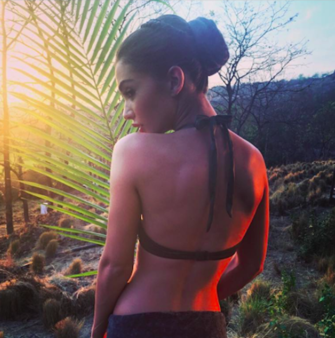 Amy Jackson Wears The Perfect Outfit For An Out-Of-Town Holiday
