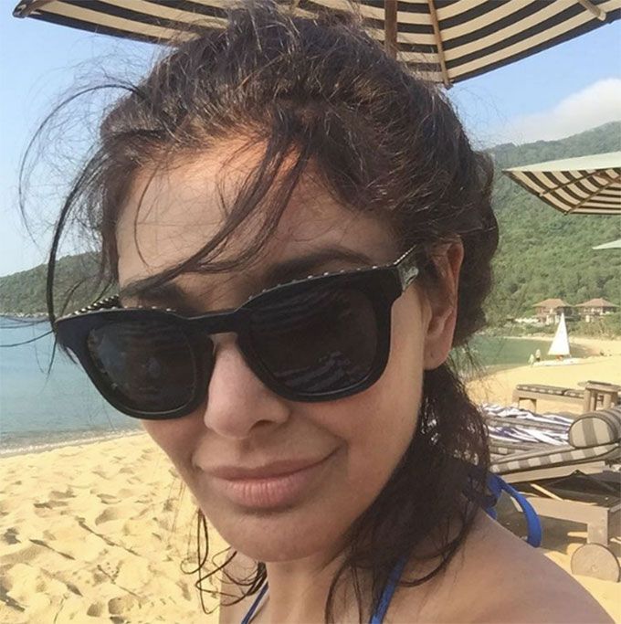 Lisa Ray’s Giving Us Major Monday Envy With Her Holiday Style!