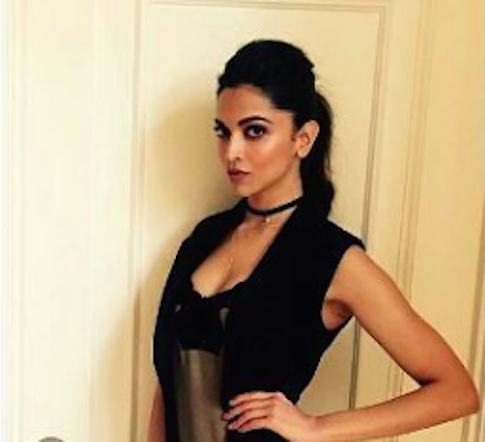 Deepika Padukone Looks Ultra Chic In Black Again – And We Just Cannot Deal!