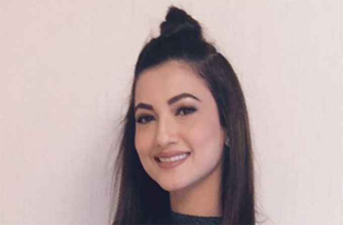 Gauahar Khan Knows That You Can’t Go Amiss With Monochrome!