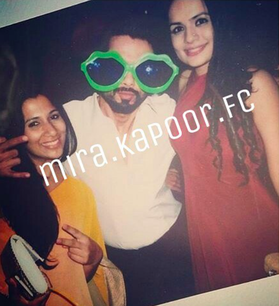Photo: Shahid Kapoor Parties With Mira Kapoor’s Friends
