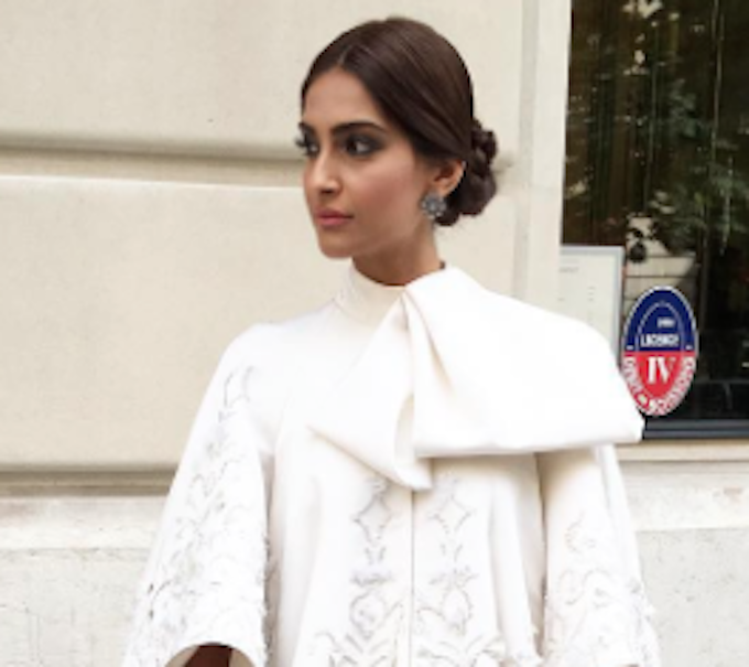 Sonam Kapoor Wears The Most Fashion Week-Appropriate Outfit Ever!