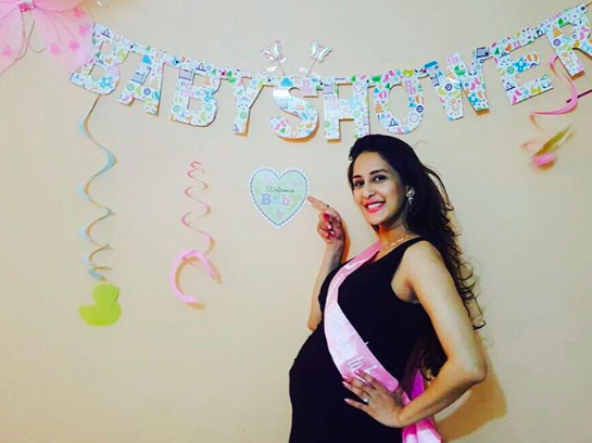Photos: Bade Ache Lagte Hain Actress Was Thrown The Cutest Baby Shower By Her Friends