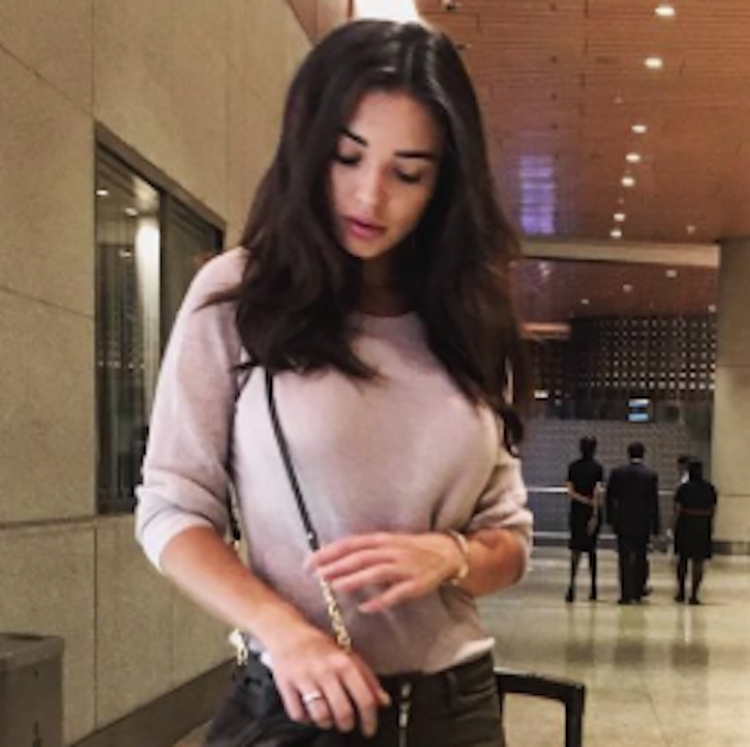 Amy Jackson’s Travel Look Is The Perfect Mix Of Effortless & Cool
