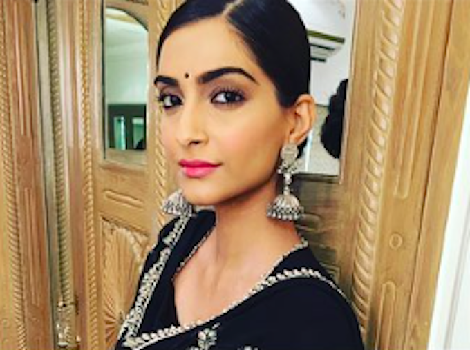 Sonam Kapoor’s Desi Outfit Is A Sure Win For Any Occasion!