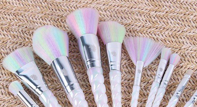 The Unicorn Makeup Brushes The Internet Is Obsessing Over!