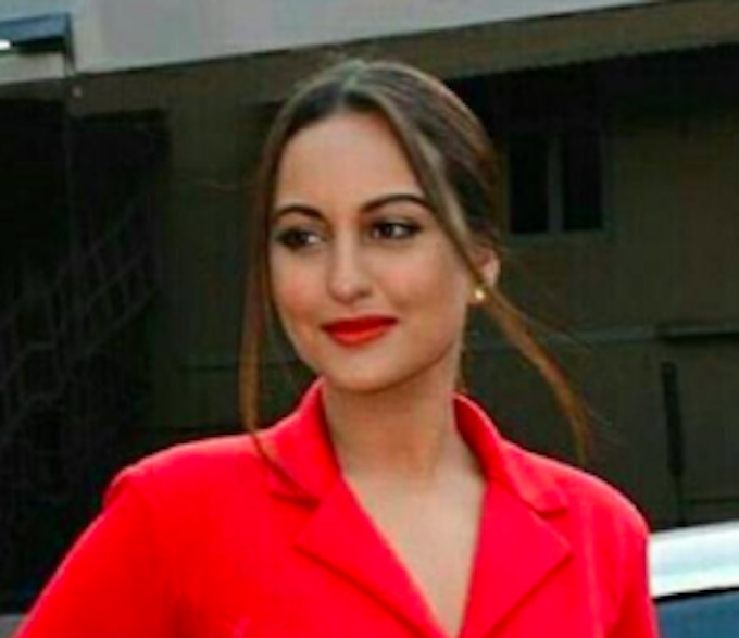 It’s Getting Hot In Here – And It’s All Thanks To Sonakshi Sinha’s Outfit!