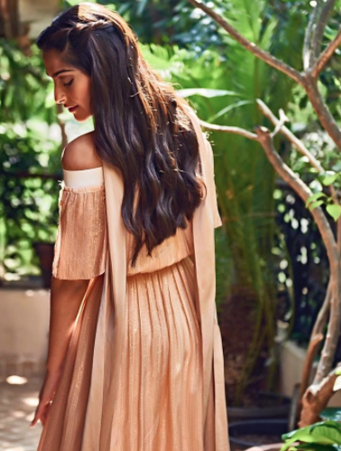 You’re About To Be Obsessed With These 2 Sonam Kapoor Looks