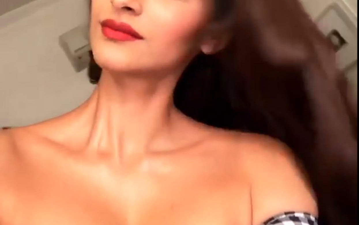Photos: Sonam Kapoor Looks Too Damn Sexy At This Shoot