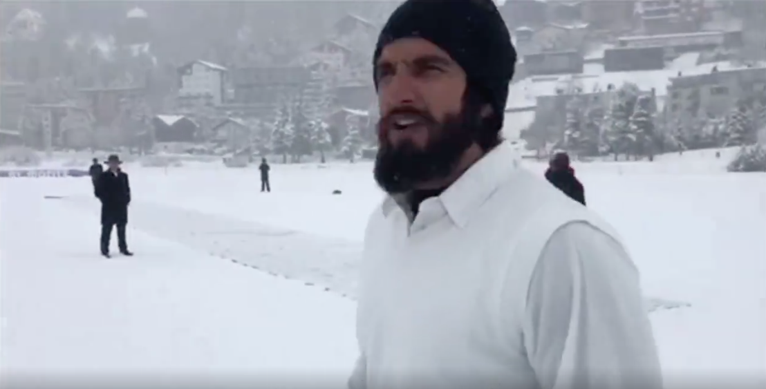 Video: Ranveer Singh Has The Most Hilarious Commentary As He Plays Cricket In The Snow