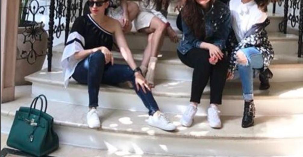 This Photo Of Kareena Kapoor & Her Girls Looks Like It’s Straight Out Of Sex And The City!