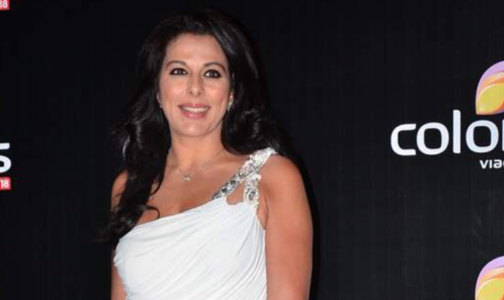 Pooja Bedi Slams This Fashion Portal For Zooming Into Her Breasts