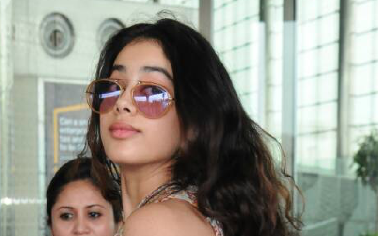 Photos: Jhanvi Kapoor Was Spotted Looking Super Stylish At The Airport