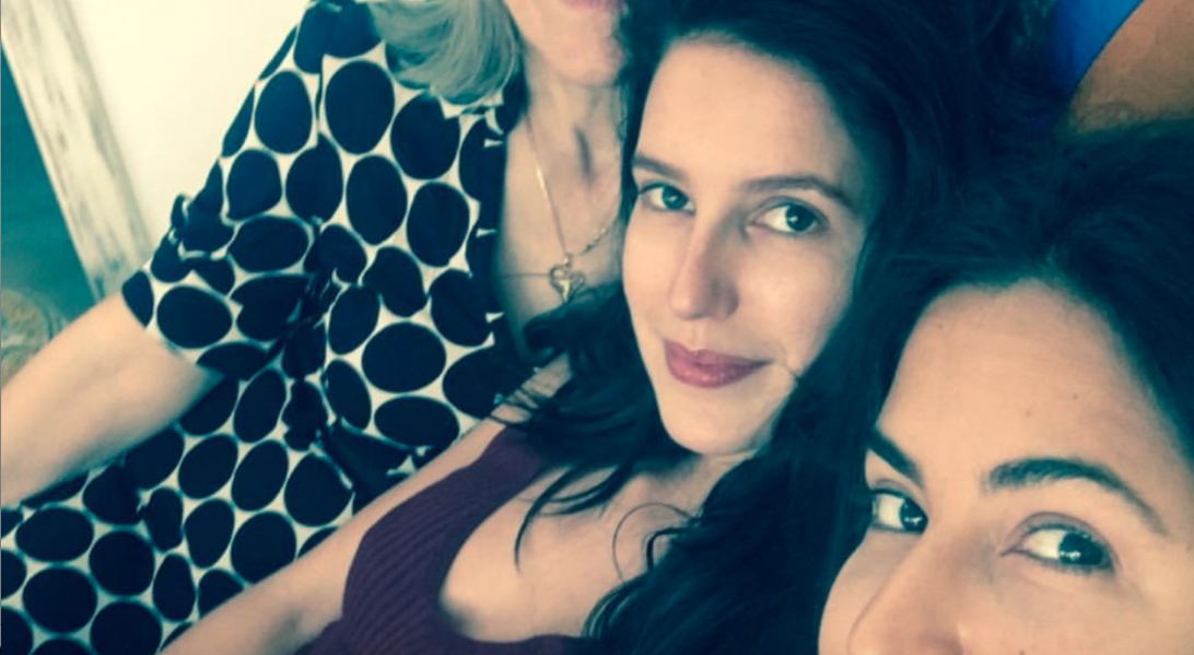 Photo: Katrina Kaif Spends Some Down Time With Her Sister And Mum