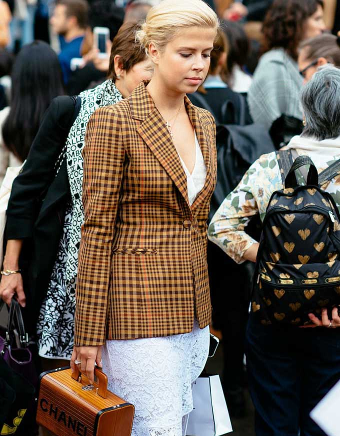 Street style at Paris Couture Week SS'16 (Source: @barbabragoralska on Instagram)