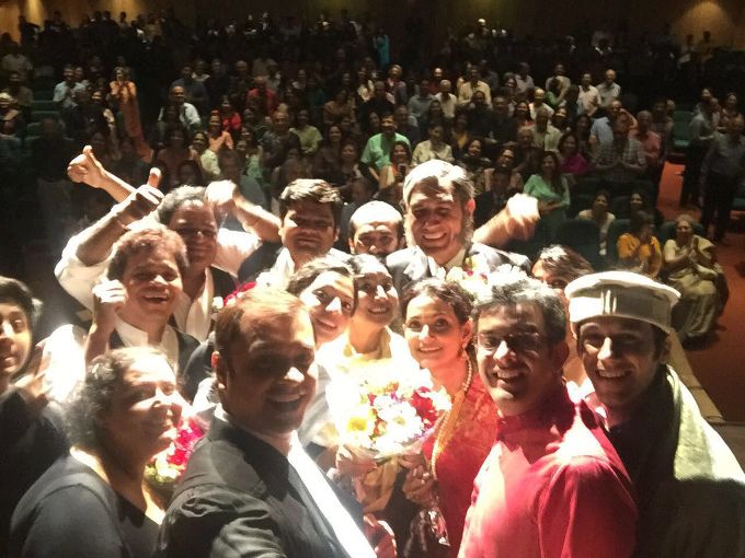 Selfie with the whole cast and audience after Gauhar show