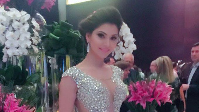 Urvashi Rautela Is Ravishing In This Shimmery Gown At TOIFA 2016