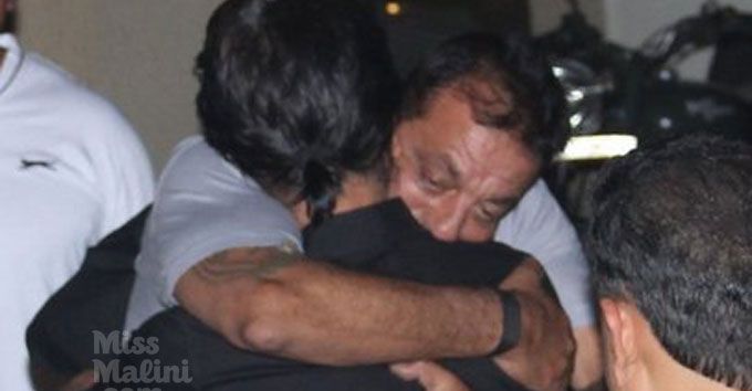 Photos: Sanjay Dutt Broke Down While Hugging Shah Rukh Khan!