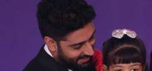 Abhishek Bachchan Shares His Super Cute Photo With Daughter Aaradhya!