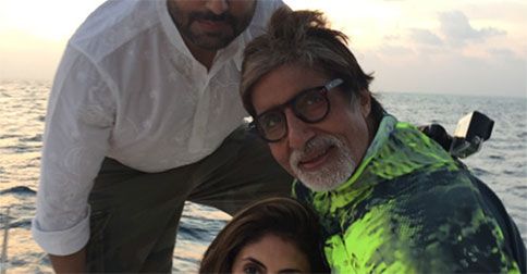 Family Photo: Amitabh Bachchan On Holiday With Shweta & Abhishek Bachchan